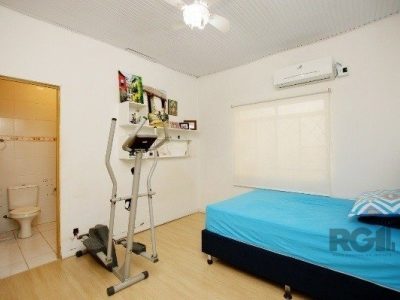 Casa à venda com 88m², 3 quartos, 1 suíte, 2 vagas no bairro Partenon em Porto Alegre - Foto 6