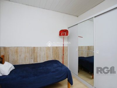 Casa à venda com 88m², 3 quartos, 1 suíte, 2 vagas no bairro Partenon em Porto Alegre - Foto 15