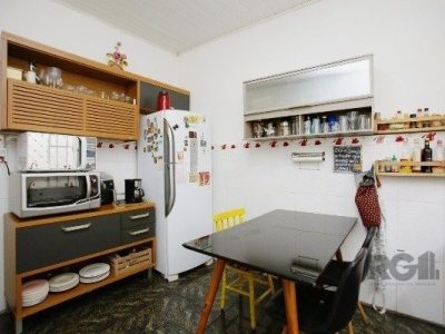 Casa à venda com 88m², 3 quartos, 1 suíte, 2 vagas no bairro Partenon em Porto Alegre - Foto 11