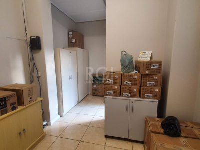 Casa à venda com 260m², 3 quartos, 3 vagas no bairro Petrópolis em Porto Alegre - Foto 18