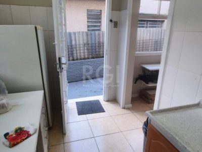 Casa à venda com 260m², 3 quartos, 3 vagas no bairro Petrópolis em Porto Alegre - Foto 21