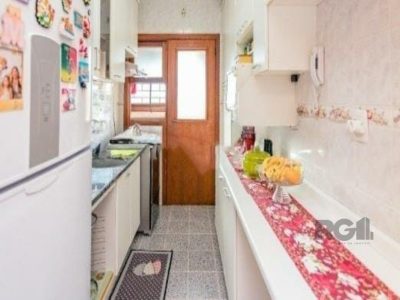 Apartamento à venda com 136m², 3 quartos, 1 suíte, 2 vagas no bairro Jardim Lindóia em Porto Alegre - Foto 4