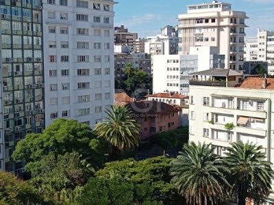 Apartamento à venda com 245m², 3 quartos, 1 suíte, 2 vagas no bairro Independência em Porto Alegre - Foto 8