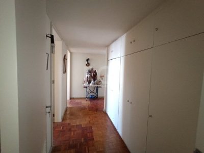 Apartamento à venda com 245m², 3 quartos, 1 suíte, 2 vagas no bairro Independência em Porto Alegre - Foto 18