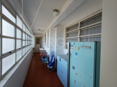 Apartamento à venda com 245m², 3 quartos, 1 suíte, 2 vagas no bairro Independência em Porto Alegre - Foto 25