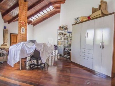 Casa à venda com 445m², 3 quartos, 3 suítes, 2 vagas no bairro Santana em Porto Alegre - Foto 35