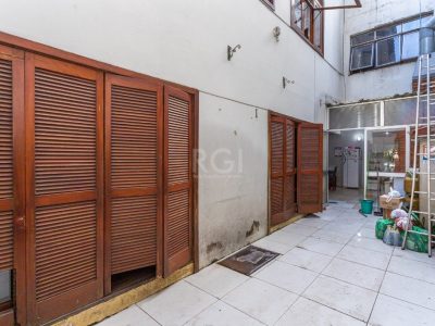 Casa à venda com 272m², 3 quartos, 2 vagas no bairro Santa Cecília em Porto Alegre - Foto 45