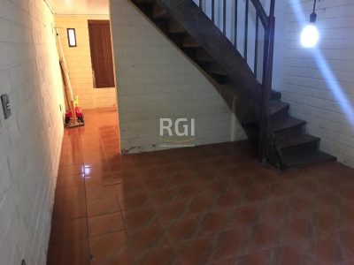 Casa à venda com 140m², 3 quartos, 1 vaga no bairro Santana em Porto Alegre - Foto 3