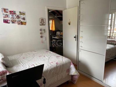 Casa à venda com 316m², 3 quartos, 1 suíte, 4 vagas no bairro Santana em Porto Alegre - Foto 26