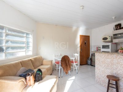 Casa à venda com 240m², 6 quartos, 3 suítes, 2 vagas no bairro Glória em Porto Alegre - Foto 10