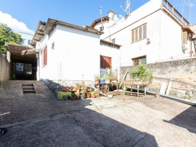 Casa à venda com 240m², 6 quartos, 3 suítes, 2 vagas no bairro Glória em Porto Alegre - Foto 12