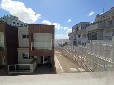 Casa Condominio à venda com 251m², 3 quartos, 3 suítes, 3 vagas no bairro Praia de Belas em Porto Alegre - Foto 28