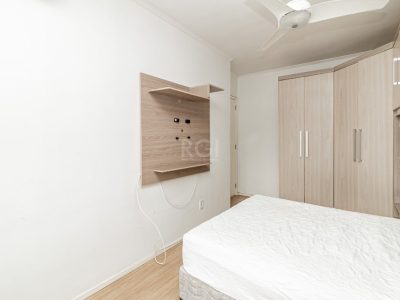 Apartamento à venda com 61m², 2 quartos, 1 vaga no bairro Vila Ipiranga em Porto Alegre - Foto 18