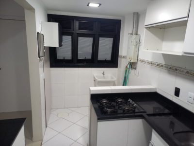 Apartamento à venda com 154m², 4 quartos, 1 suíte, 2 vagas no bairro Ipanema em Porto Alegre - Foto 2