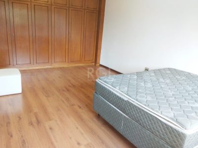 Apartamento à venda com 130m², 3 quartos, 1 suíte, 2 vagas no bairro Moinhos de Vento em Porto Alegre - Foto 9