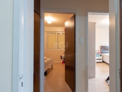 Apartamento à venda com 59m², 2 quartos no bairro Medianeira em Porto Alegre - Foto 12