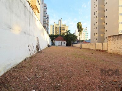 Casa à venda com 187m², 2 quartos, 20 vagas no bairro Petrópolis em Porto Alegre - Foto 22