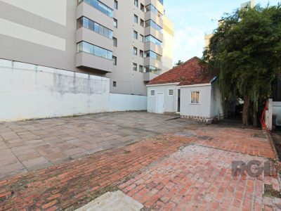 Casa à venda com 187m², 2 quartos, 20 vagas no bairro Petrópolis em Porto Alegre - Foto 24