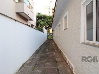 Casa à venda com 187m², 2 quartos, 20 vagas no bairro Petrópolis em Porto Alegre - Foto 25