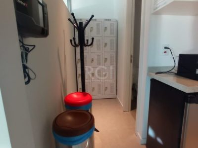 Conjunto/Sala à venda com 75m² no bairro São João em Porto Alegre - Foto 16