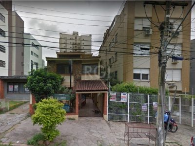 Casa à venda com 347m², 5 quartos, 2 suítes, 3 vagas no bairro São João em Porto Alegre - Foto 2