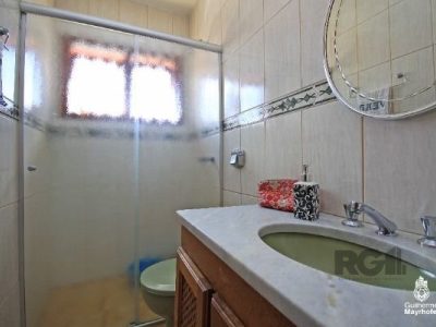 Casa à venda com 365m², 3 quartos, 1 suíte, 4 vagas no bairro Ipanema em Porto Alegre - Foto 26