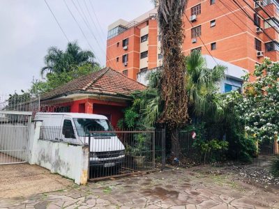 Casa à venda com 300m², 4 quartos, 2 vagas no bairro São João em Porto Alegre - Foto 2