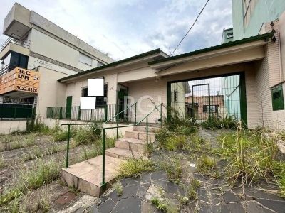 Casa à venda com 220m², 3 quartos, 2 vagas no bairro Higienópolis em Porto Alegre - Foto 2