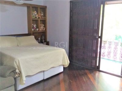 Casa à venda com 445m², 3 quartos, 3 suítes, 2 vagas no bairro Santana em Porto Alegre - Foto 21