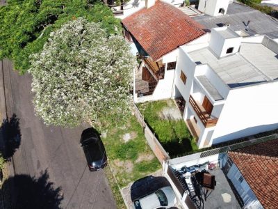 Casa à venda com 23m², 3 quartos, 1 suíte, 1 vaga no bairro Medianeira em Porto Alegre - Foto 2