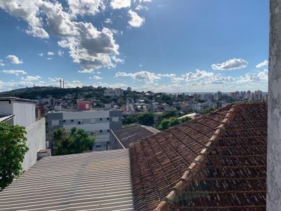 Casa à venda com 23m², 3 quartos, 1 suíte, 1 vaga no bairro Medianeira em Porto Alegre - Foto 14