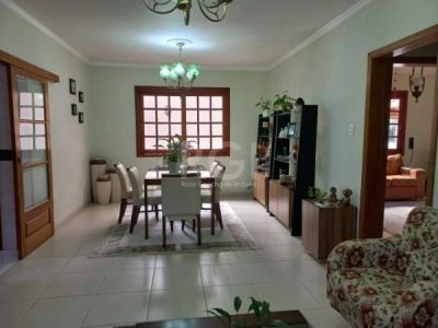 Casa à venda com 200m², 4 quartos, 1 suíte, 4 vagas no bairro Ipanema em Porto Alegre - Foto 2