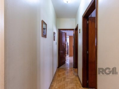 Casa à venda com 448m², 7 quartos, 3 suítes, 8 vagas no bairro Santana em Porto Alegre - Foto 28