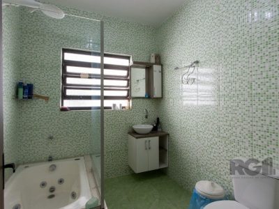 Casa à venda com 448m², 7 quartos, 3 suítes, 8 vagas no bairro Santana em Porto Alegre - Foto 39