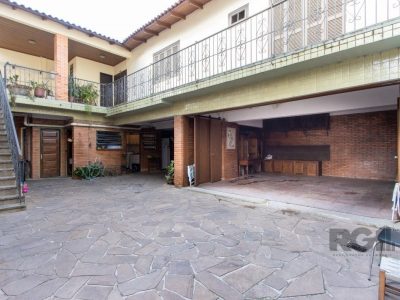 Casa à venda com 448m², 7 quartos, 3 suítes, 8 vagas no bairro Santana em Porto Alegre - Foto 47