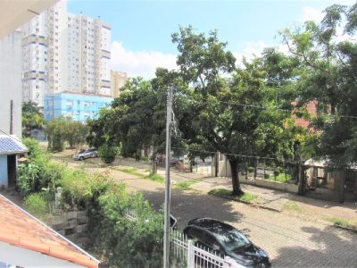 Casa à venda com 236m², 4 quartos, 2 suítes, 4 vagas no bairro Santana em Porto Alegre - Foto 23