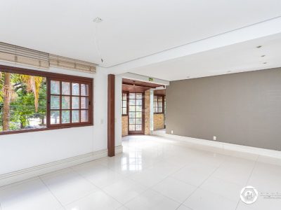 Casa à venda com 330m², 4 quartos, 3 suítes, 2 vagas no bairro Petrópolis em Porto Alegre - Foto 4