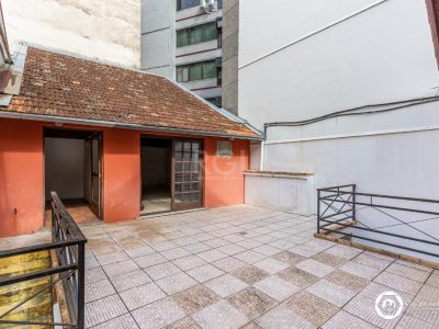 Casa à venda com 330m², 4 quartos, 3 suítes, 2 vagas no bairro Petrópolis em Porto Alegre - Foto 19