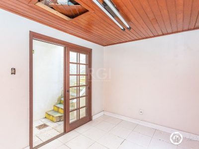 Casa à venda com 330m², 4 quartos, 3 suítes, 2 vagas no bairro Petrópolis em Porto Alegre - Foto 29