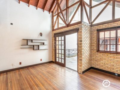 Casa à venda com 330m², 4 quartos, 3 suítes, 2 vagas no bairro Petrópolis em Porto Alegre - Foto 34