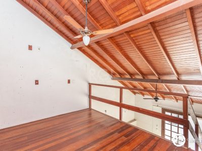 Casa à venda com 330m², 4 quartos, 3 suítes, 2 vagas no bairro Petrópolis em Porto Alegre - Foto 37