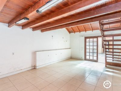 Casa à venda com 330m², 4 quartos, 3 suítes, 2 vagas no bairro Petrópolis em Porto Alegre - Foto 40