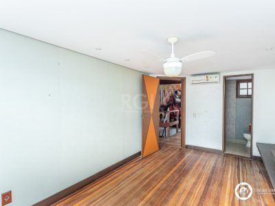 Casa à venda com 330m², 4 quartos, 3 suítes, 2 vagas no bairro Petrópolis em Porto Alegre - Foto 44