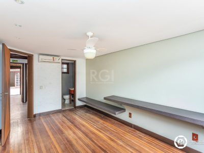 Casa à venda com 330m², 4 quartos, 3 suítes, 2 vagas no bairro Petrópolis em Porto Alegre - Foto 45