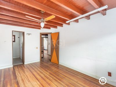 Casa à venda com 330m², 4 quartos, 3 suítes, 2 vagas no bairro Petrópolis em Porto Alegre - Foto 50