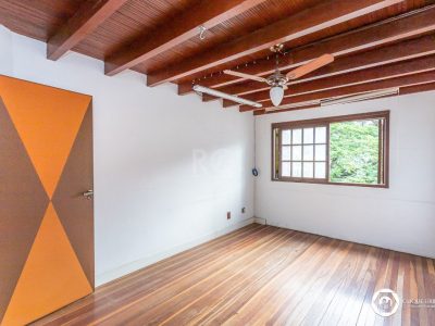 Casa à venda com 330m², 4 quartos, 3 suítes, 2 vagas no bairro Petrópolis em Porto Alegre - Foto 51