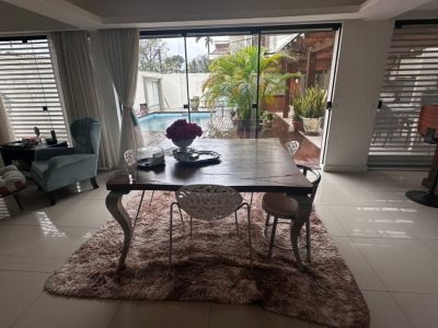 Casa à venda com 367m², 3 quartos, 2 suítes, 3 vagas no bairro Ipanema em Porto Alegre - Foto 5