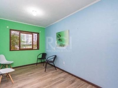 Casa à venda com 110m², 3 quartos, 2 vagas no bairro Passo d'Areia em Porto Alegre - Foto 18