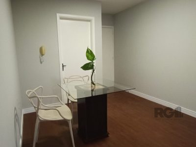 Apartamento à venda com 69m², 2 quartos, 1 vaga no bairro Jardim do Salso em Porto Alegre - Foto 4