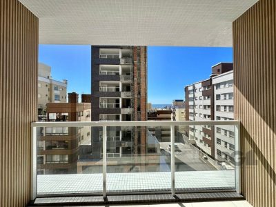 Apartamento à venda com 72m², 2 quartos, 1 suíte, 1 vaga no bairro Centro em Capão da Canoa - Foto 2